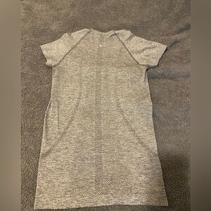 Lululemon swiftly tech size 4